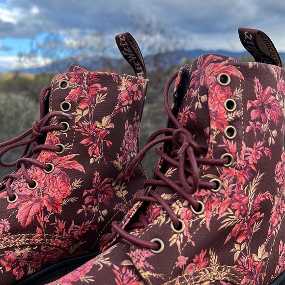 New Dr. Martens Cherry Red Victorian Floral Toile de Jouy Boots - Picture 11 of 16
